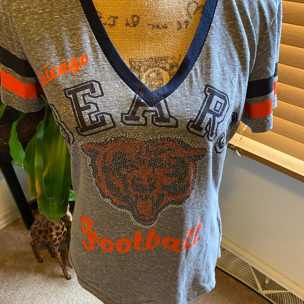 SOLD NFL team apparel Bears sequenced T.